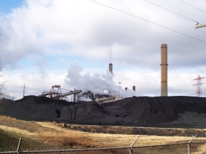 Dominion's coal-fired Chesterfield Power Station, on the James River, has been driving climate change since 1952. Photo credit Ed Brown, Wikimedia Commons. 