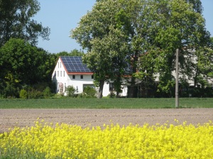 Expanding solar financing to include third-party ownership would allow more houses and farms to host solar arrays. Photo credit Dirk Franke via Wikimedia Commons.